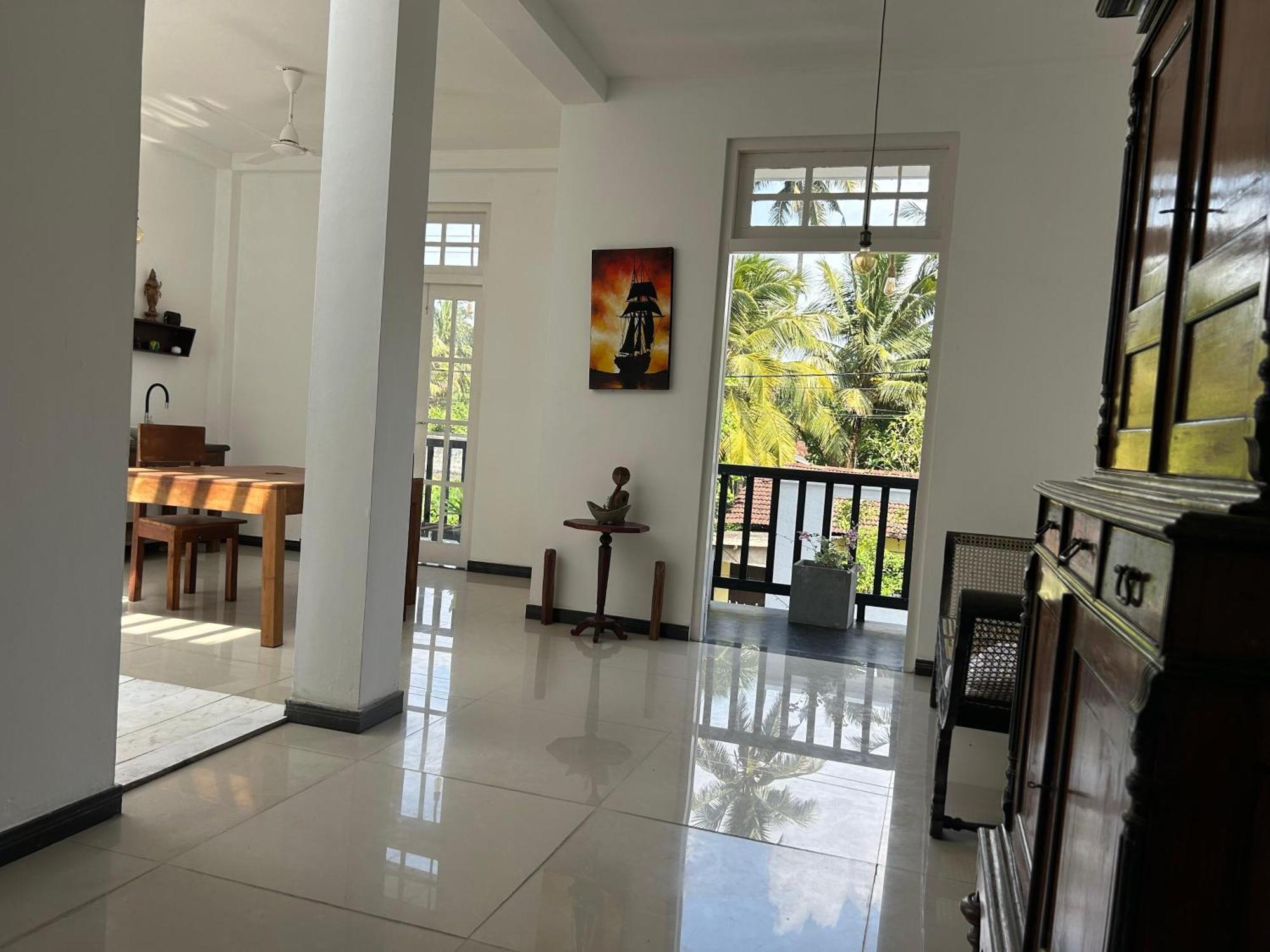 Ostello White House & Sea Food Restaurant Hikkaduwa Esterno foto