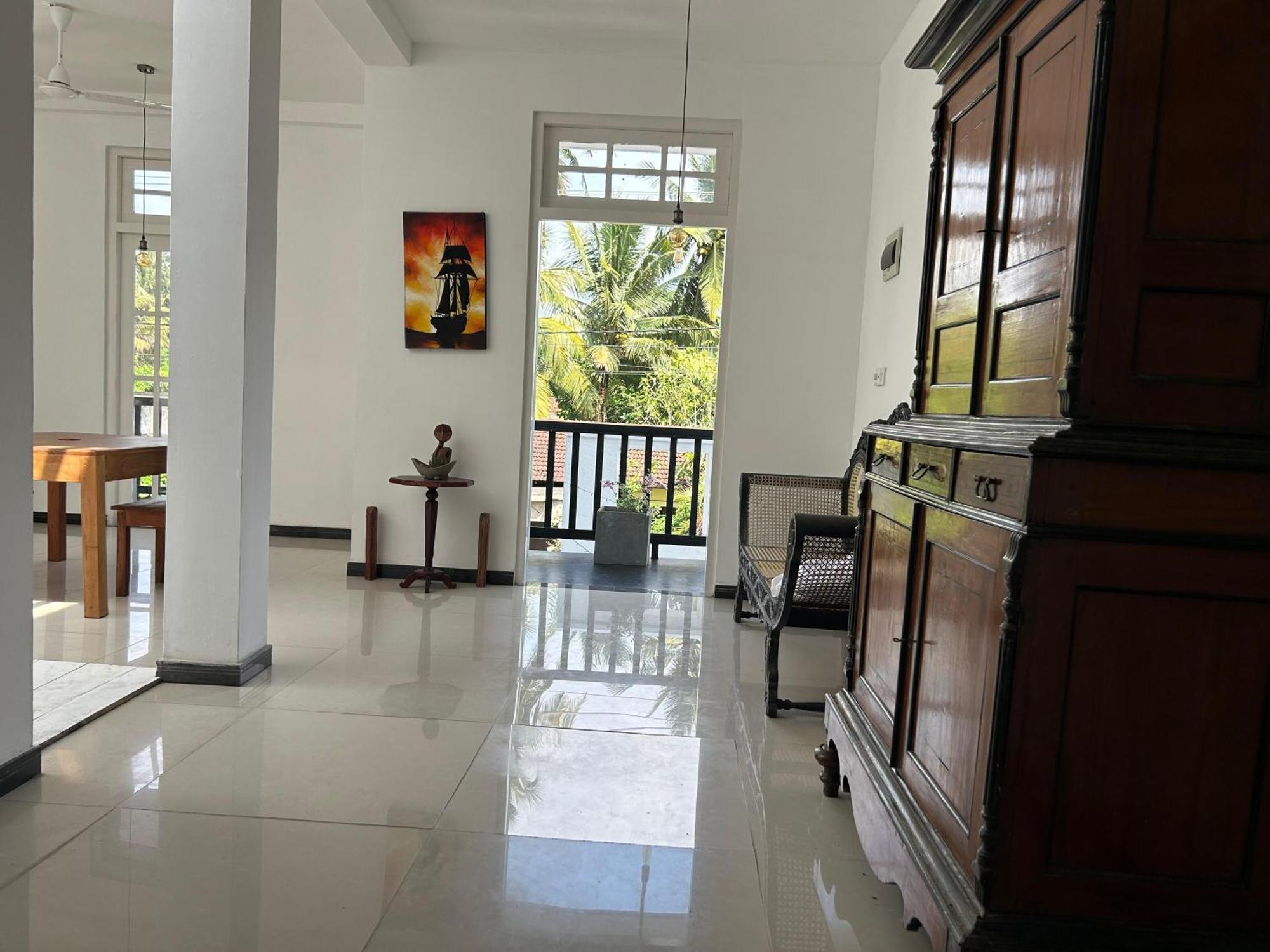 Ostello White House & Sea Food Restaurant Hikkaduwa Esterno foto